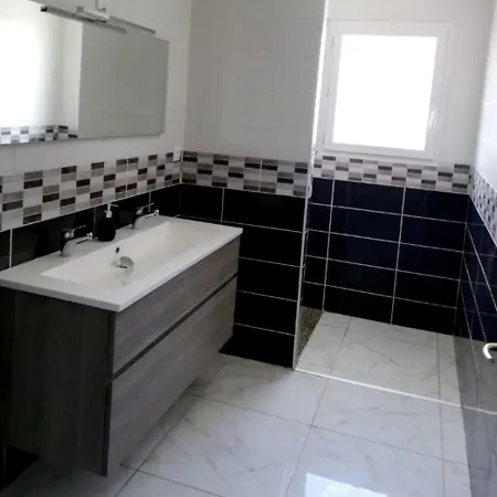 Vila Villa De 4 Chambres Avec Piscine Privee Jardin Clos Et Wifi A Saint Barthelemy Le Plain *