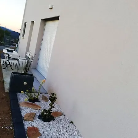 Villa De 4 Chambres Avec Piscine Privee Jardin Clos Et Wifi A Saint Barthelemy Le Plain Vila Saint-Barthelemy-le-Plain